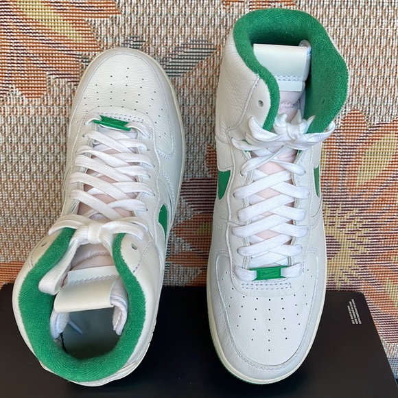 Nike Air Force 1 Sculpt

Men’s Shoes
White/Sail/Stadium Green
DQ5007-100 - Picture 14 of 16